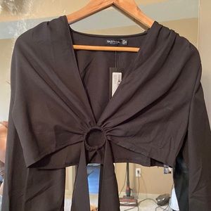 Black crop with round detail and tie